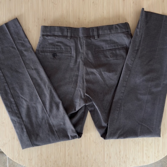 Kirkland non-Iron Work Relaxed Fit - size 32x34 - Picture 4 of 7